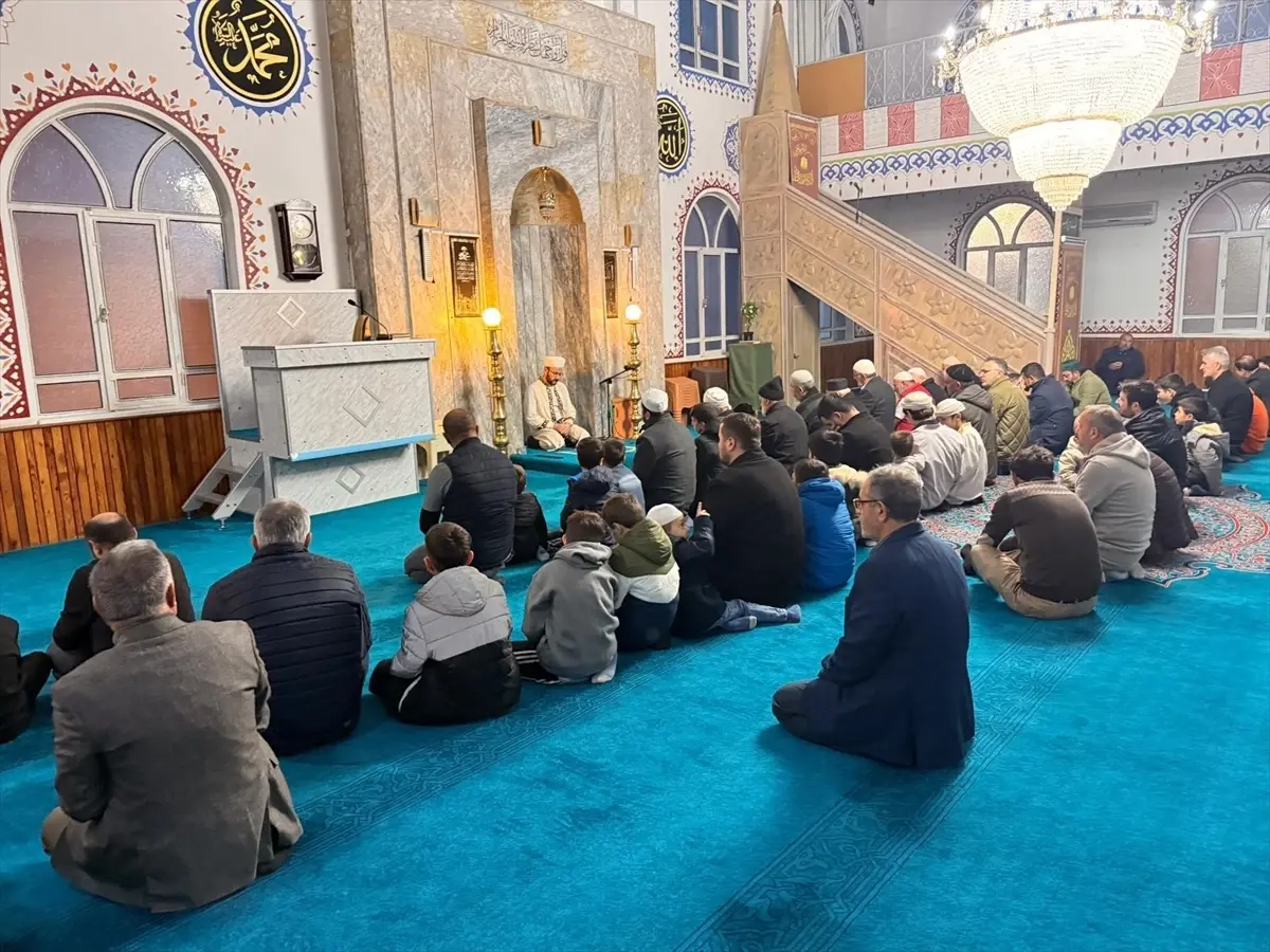 Baba-Oğul Sabah Namazı Buluşması