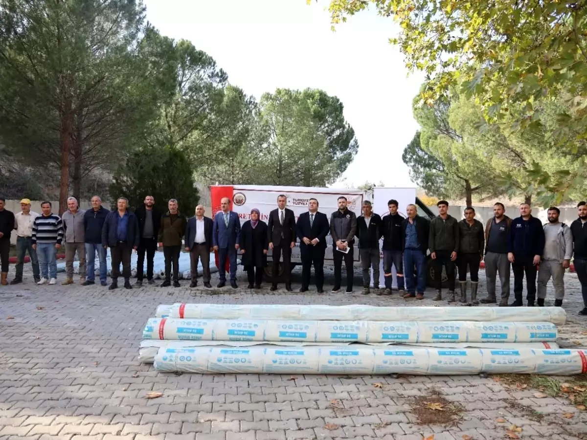 Bilecik\'te 52 Çiftçiye Sera Desteği