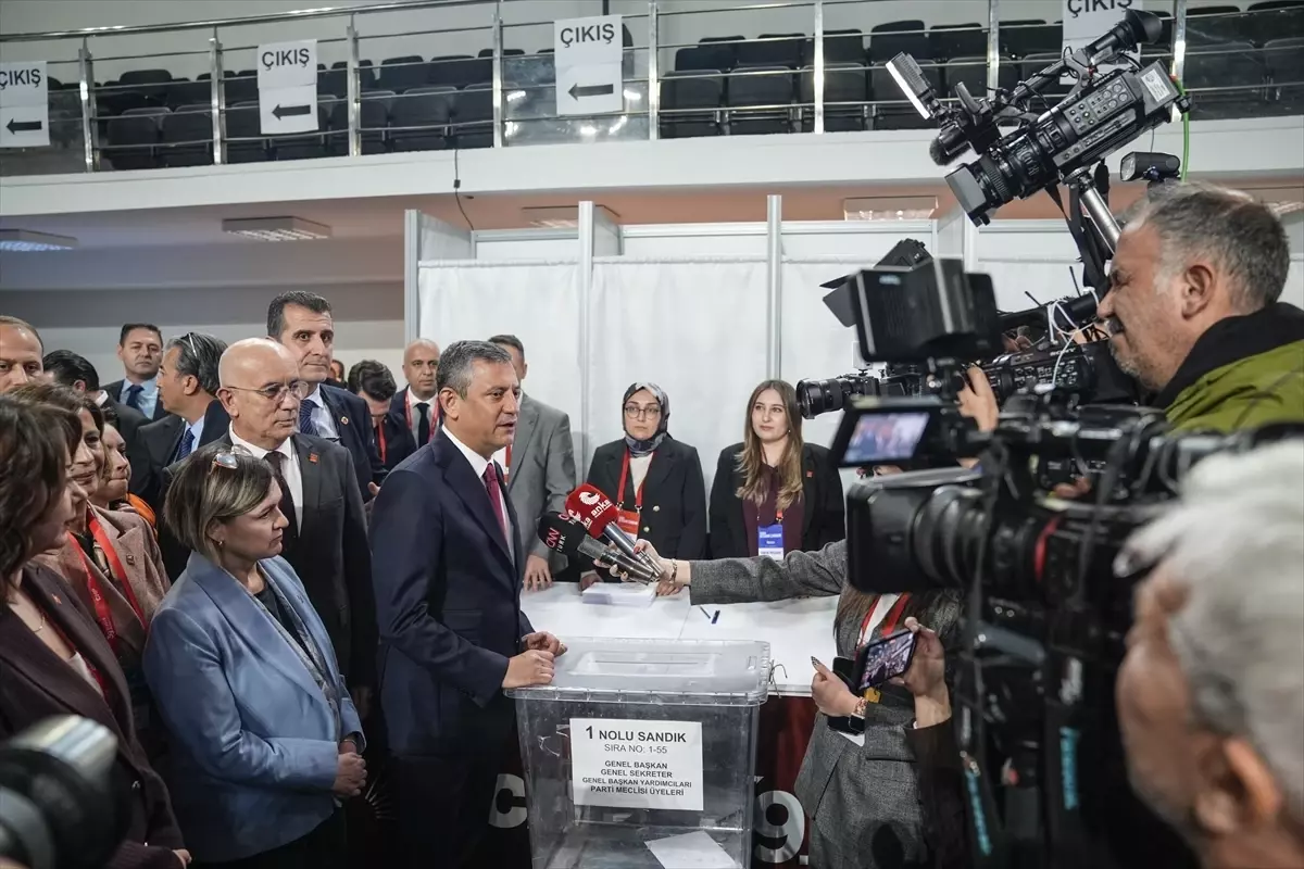 CHP 39. Kurultayı\'nda Genel Başkan Seçimi Başladı