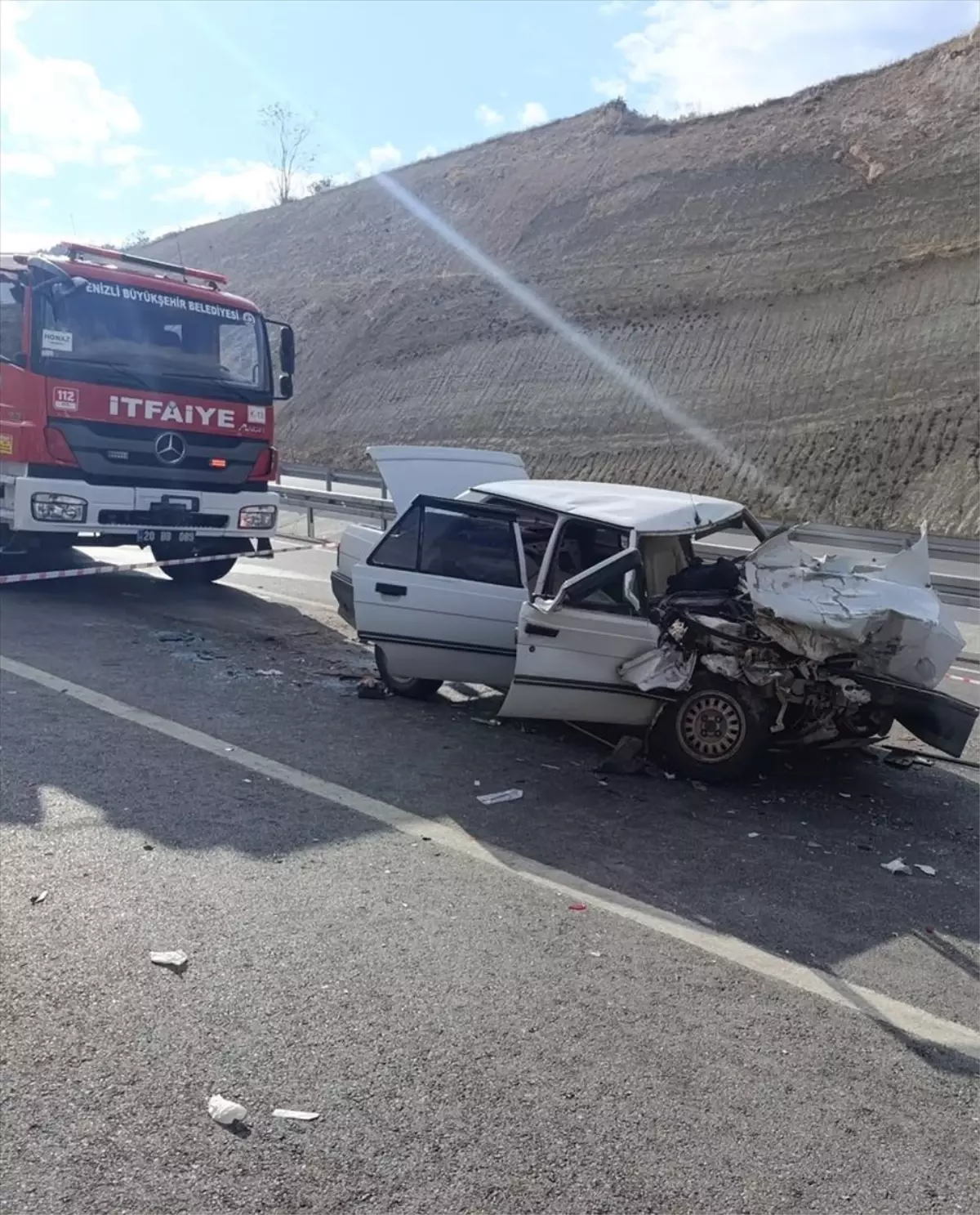 Denizli\'de Trafik Kazası: 1 Ölü, 1 Yaralı
