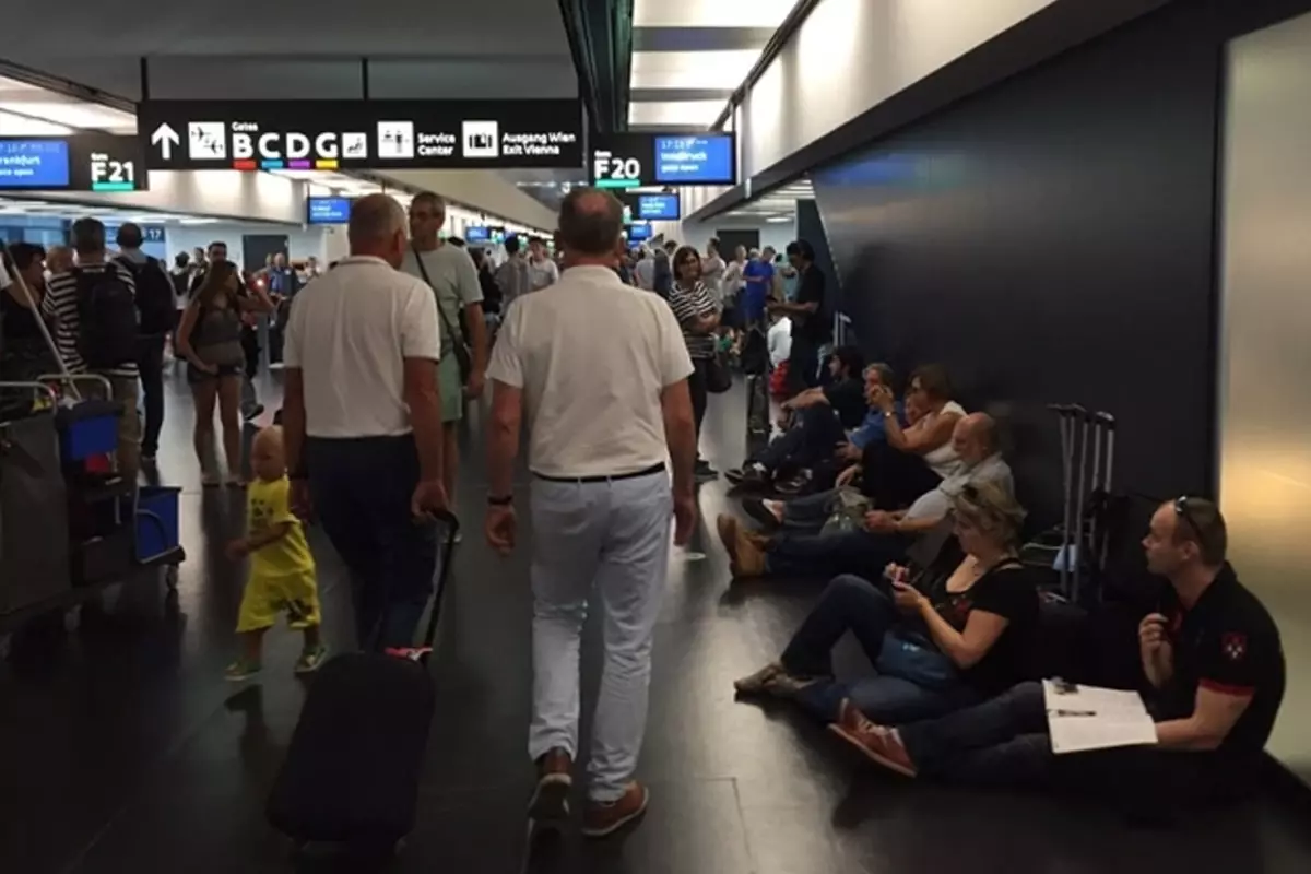 Havalimanlarında kriz! Uçaklar yere indiriliyor