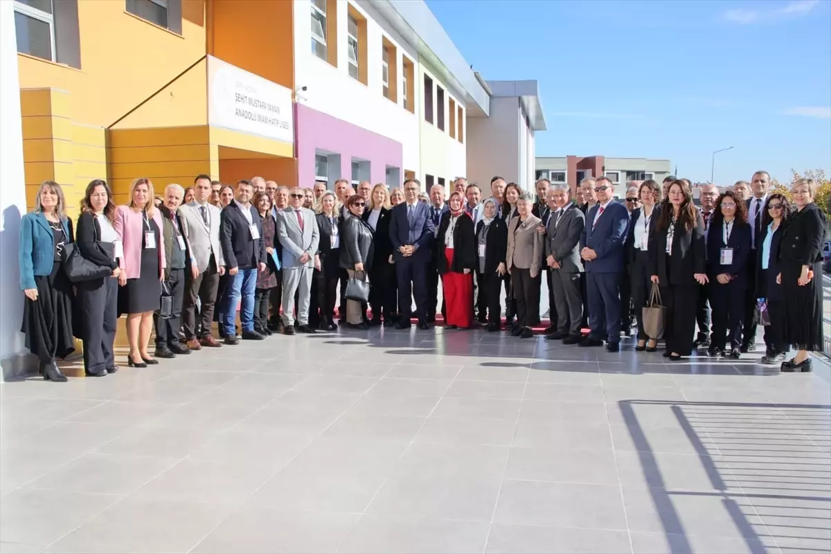 İzmir\'de "Hayat Boyu Öğrenmeyi İzleme, Değerlendirme ve Geliştirme" çalıştayı