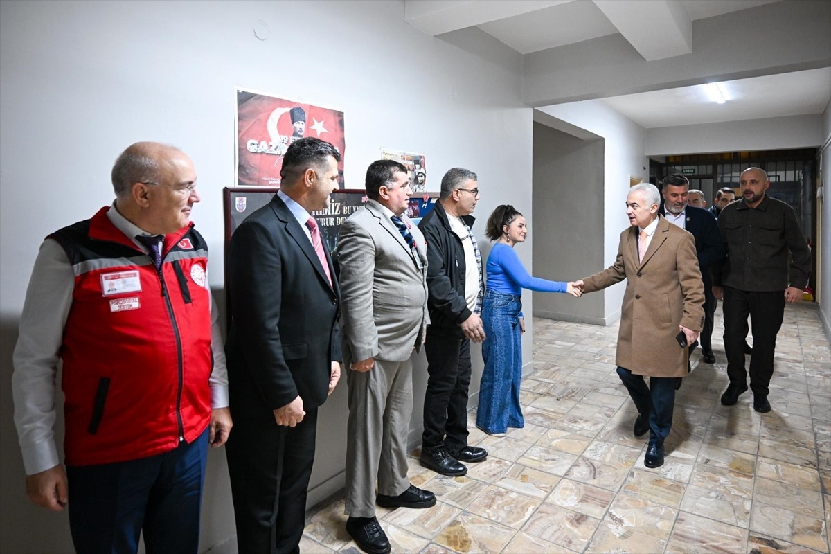 Kırklareli Valisi Turan\'dan Şehit ve Gazi Aileleri Derneğine ziyaret