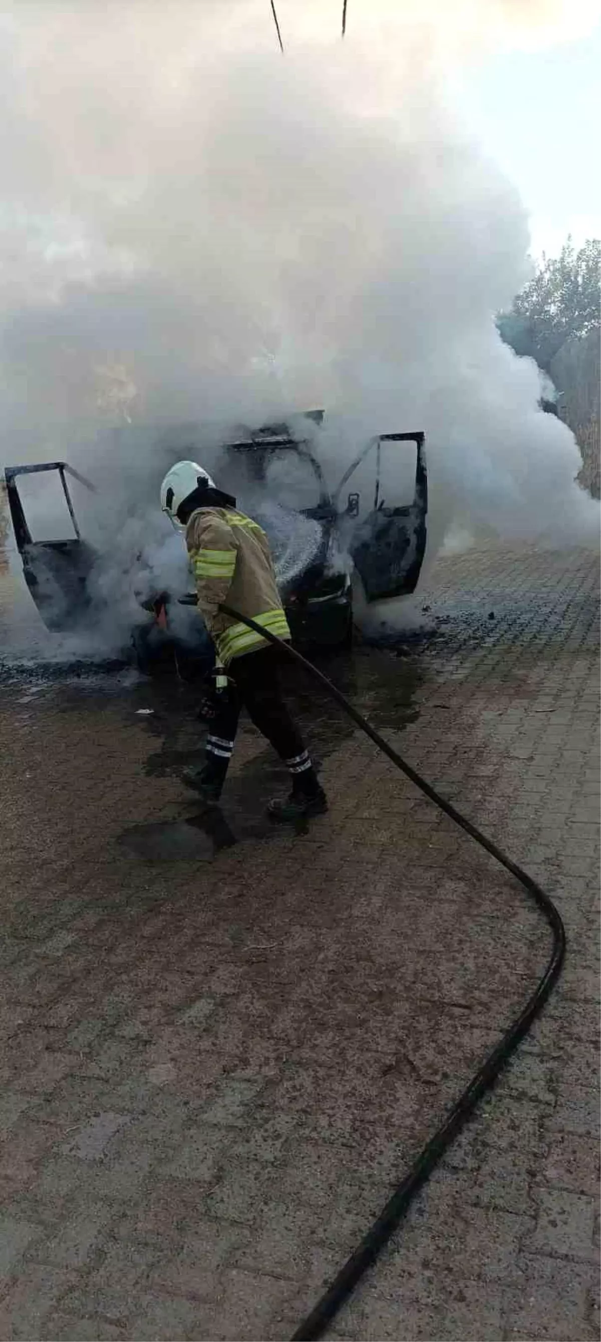 Mardin\'de Kamyonet Yangını