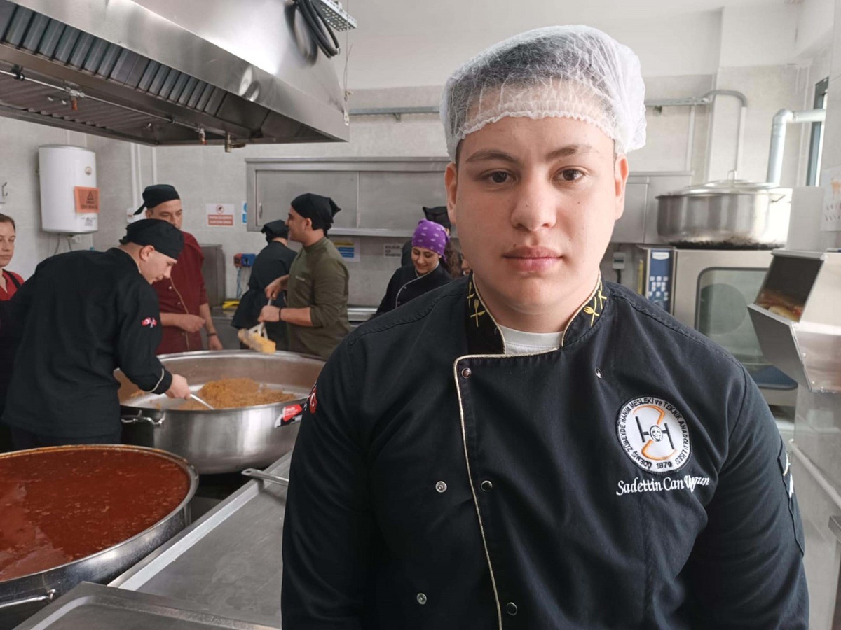 Ödemiş\'te İhtiyaç Sahibi Öğrencilere Ücretsiz Yemek Projesi