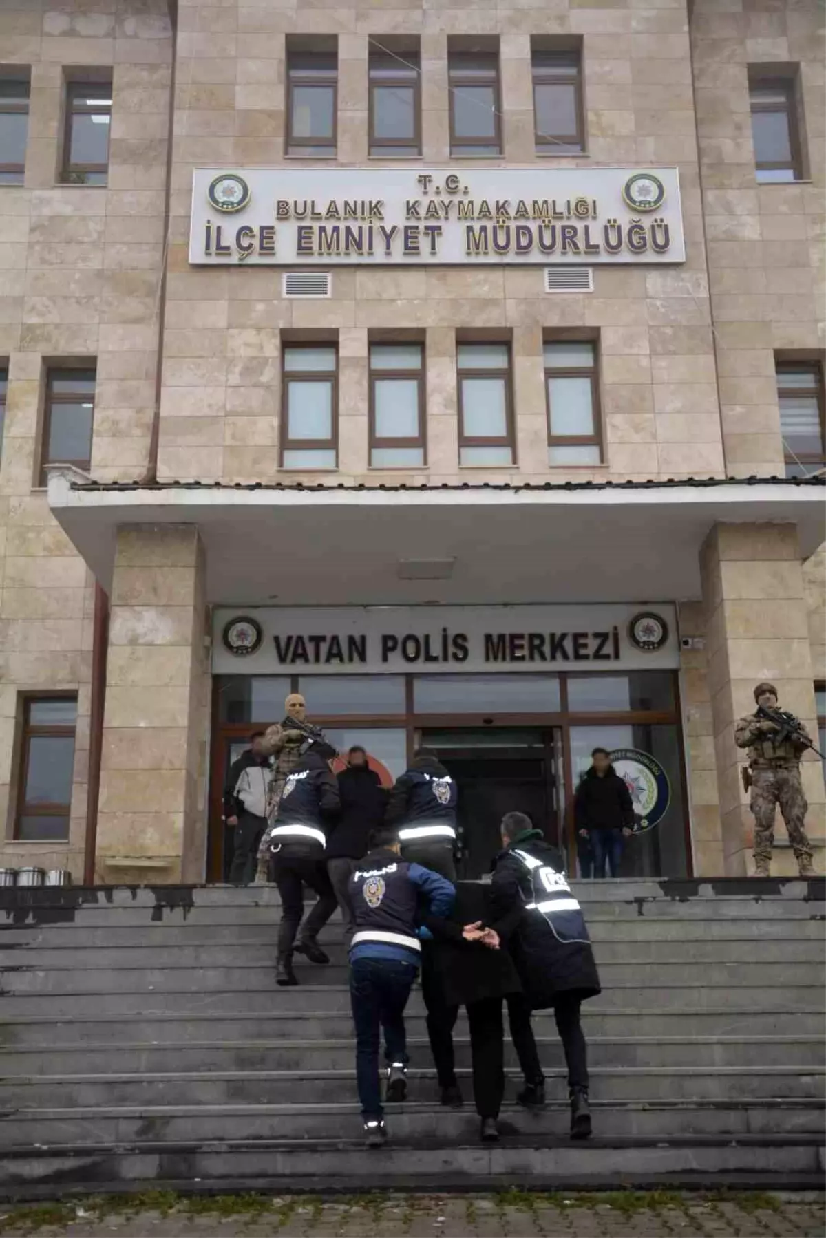 Bulanık\'ta Silahlı Kavga: 1 Ölü, 2 Tutuklu