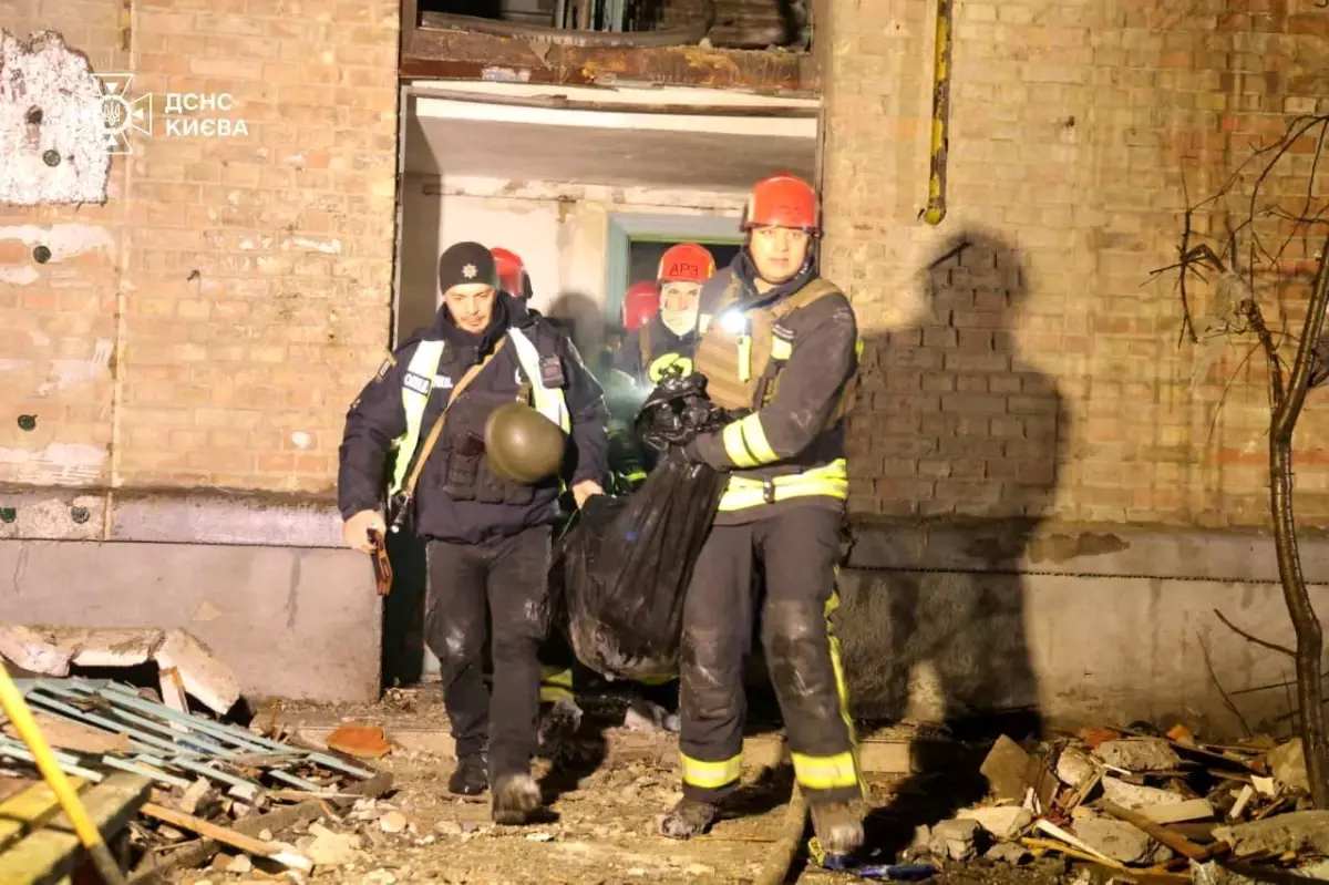 Kiev\'e İHA ve Füze Saldırısı: 1 Ölü, 11 Yaralı