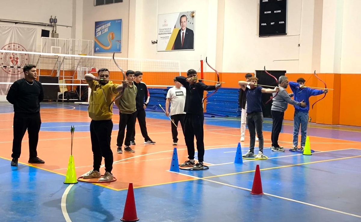 Sarıgöl\'de Geleneksel Türk Okçuluğu Kursu Başladı