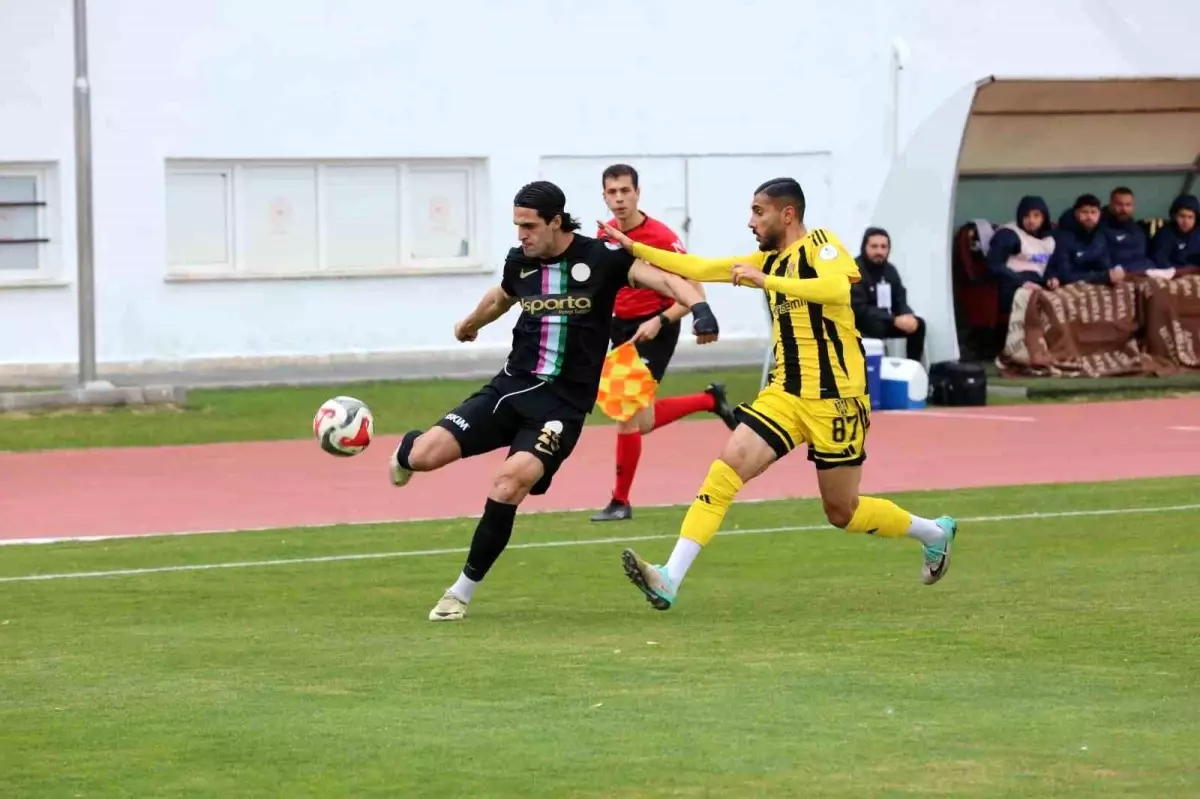 Isparta 32 Spor - Aliağa FK: 1-1 Beraberlik