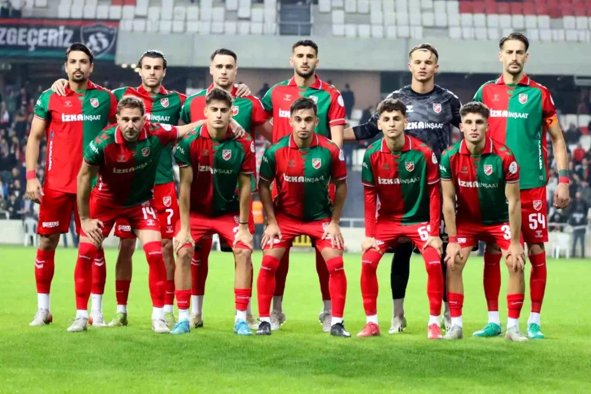 Karşıyaka, Denizli\'yi 2-0 Geçti