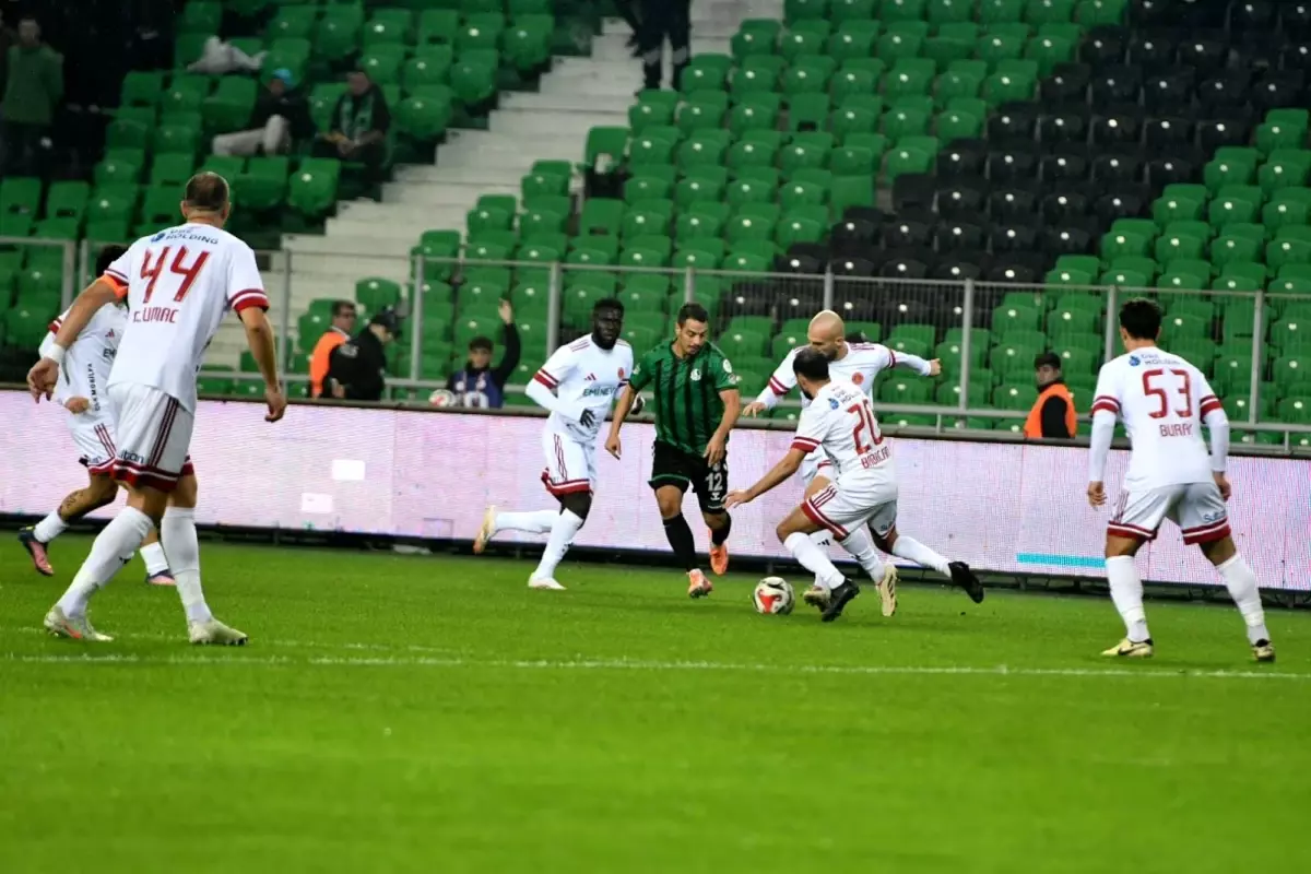 Sakaryaspor - Ümraniyespor: 1-1 Beraberlik