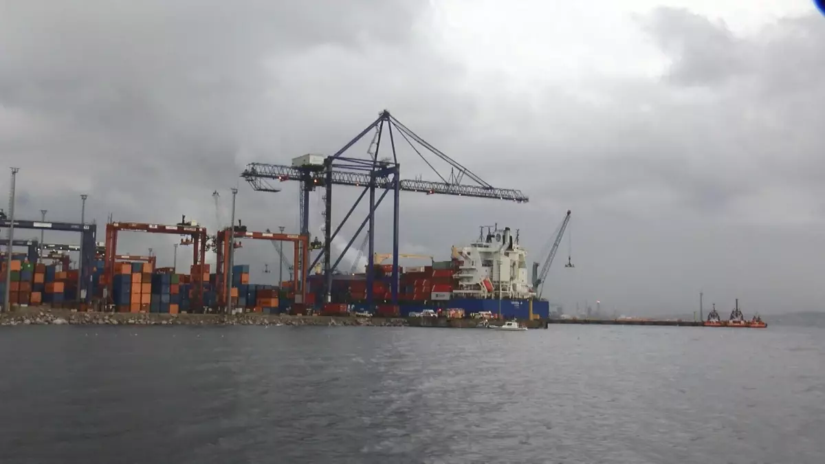 Körfez\'de Balıkçı Teknesi Alabora: Bir Ölü, Bir Yaralı