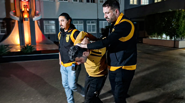 Başını otomobile çarptı, yere fırlattı! Küçük çocuğa dehşeti yaşatan bakın kim çıktı