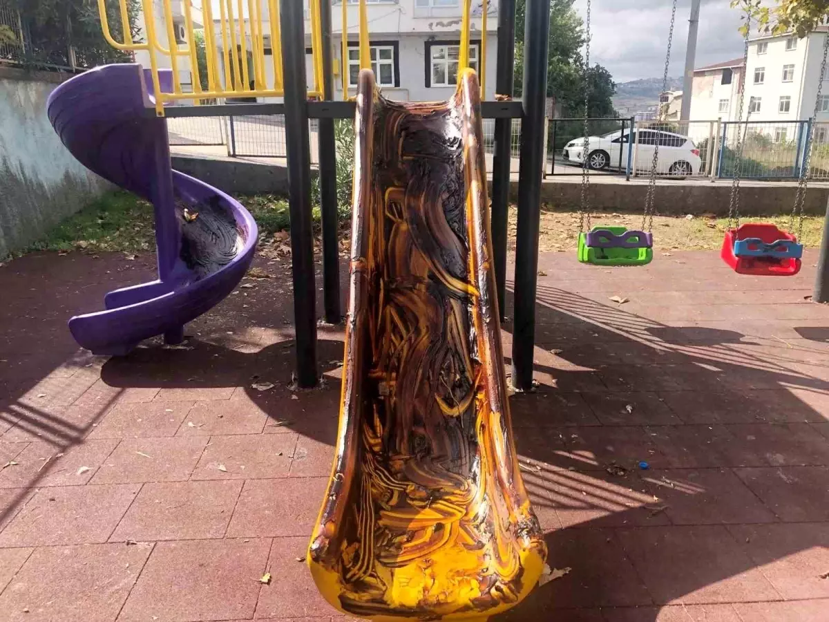 Samsun\'daki Parklara Zarar Verenlere Sert Tepki