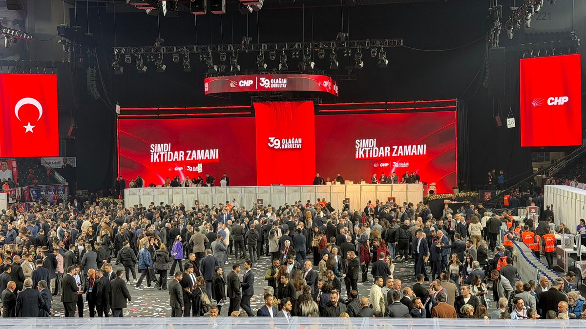 CHP Kurultayı\'nda Oy Verme İşlemleri Tamamlandı