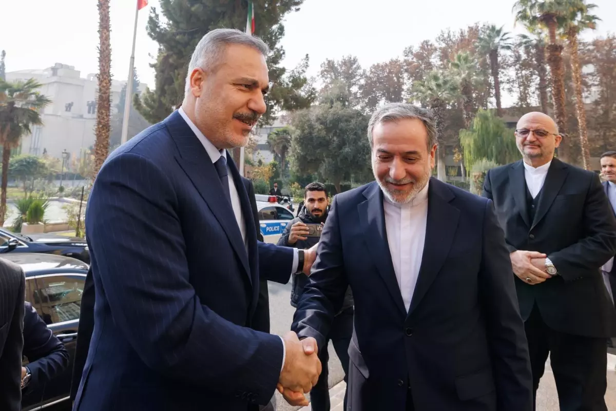 Fidan, Tahran\'da İranlı Mevkidaşıyla Görüştü