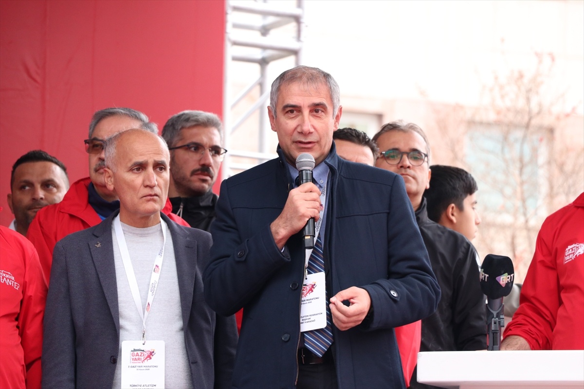 Gaziantep\'te "7. Gazi Yarı Maratonu ve Halk Koşusu" başladı