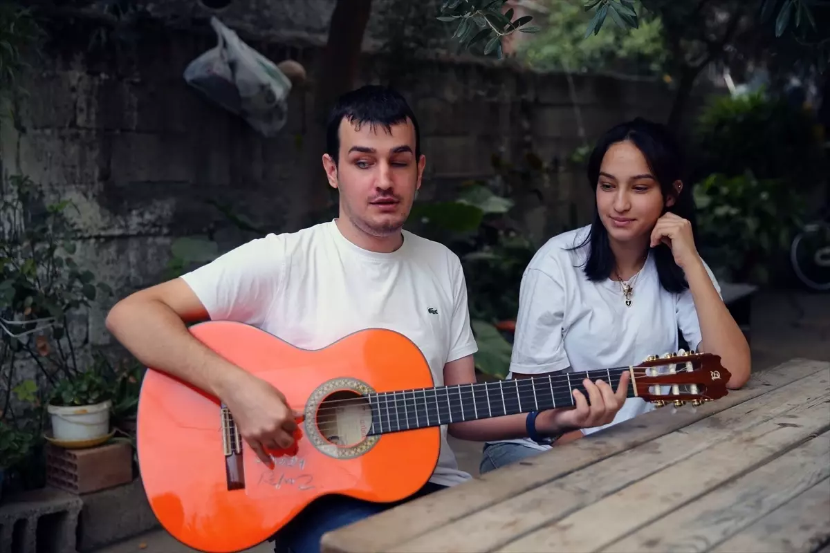 Görme Engelli Umut\'un Müzik Tutkusu