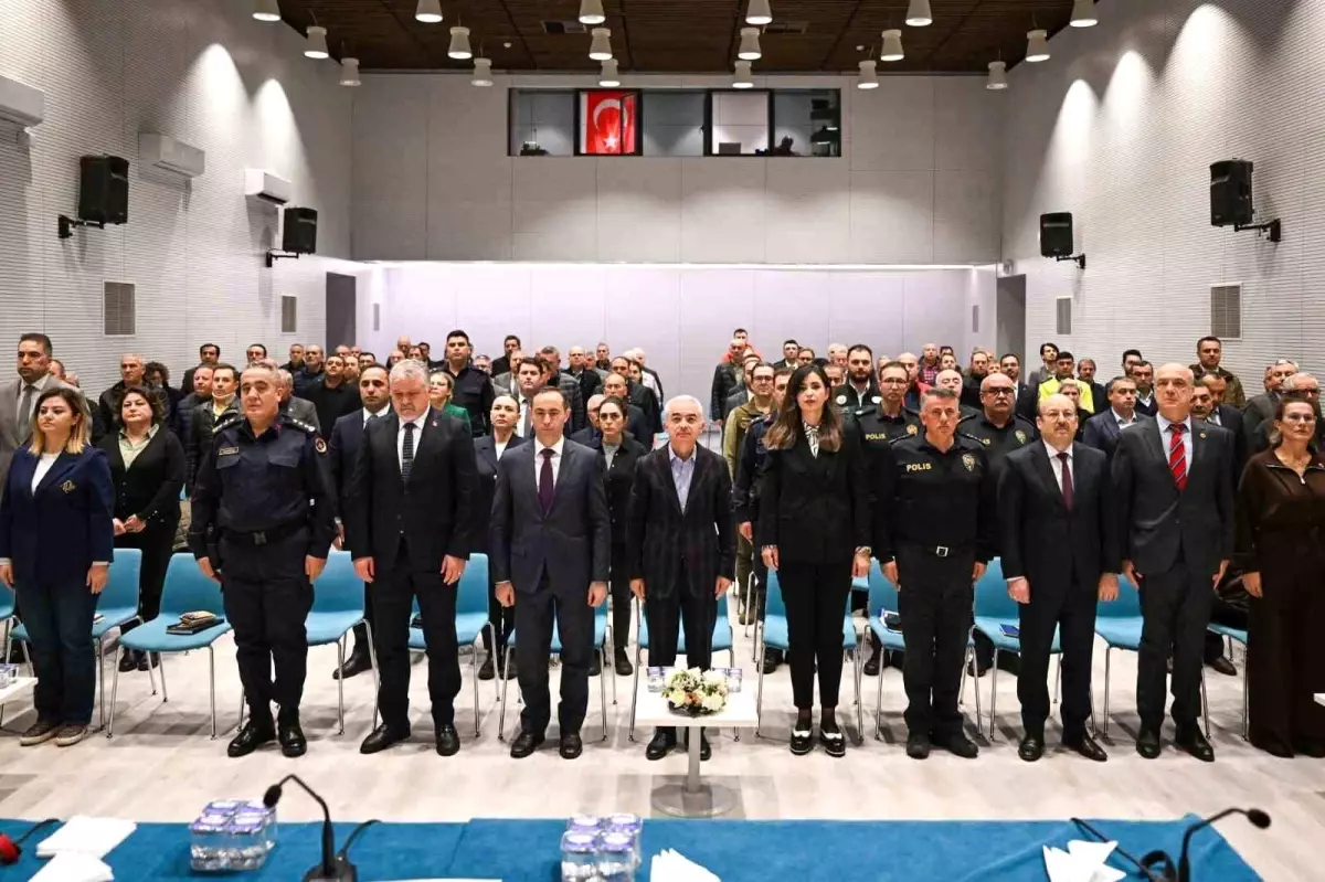 Muhtarlarla Toplantı: Huzur ve Güven İçin Çalışmalar Değerlendirildi