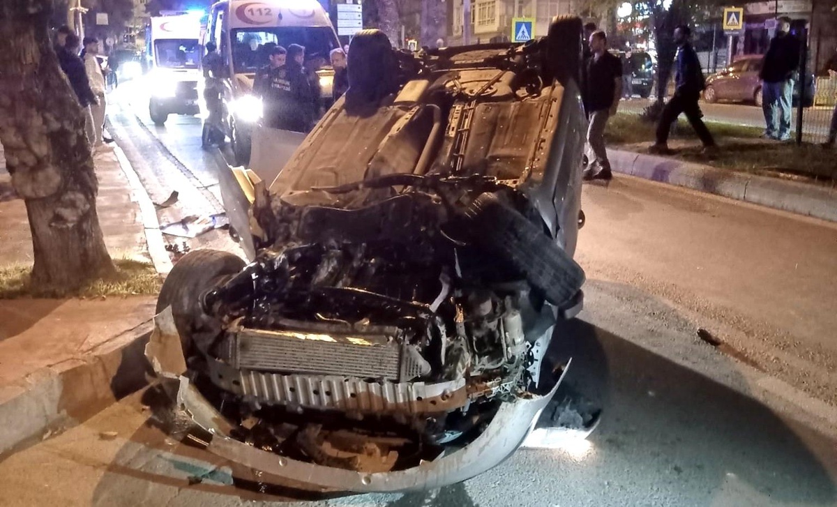 Samsun\'da Takla Atan Araçta Sürücü Yaralandı