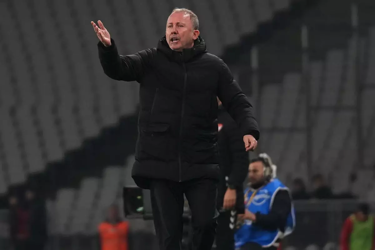 Sergen Yalçın\'dan istifa çağrılarına olay cevap