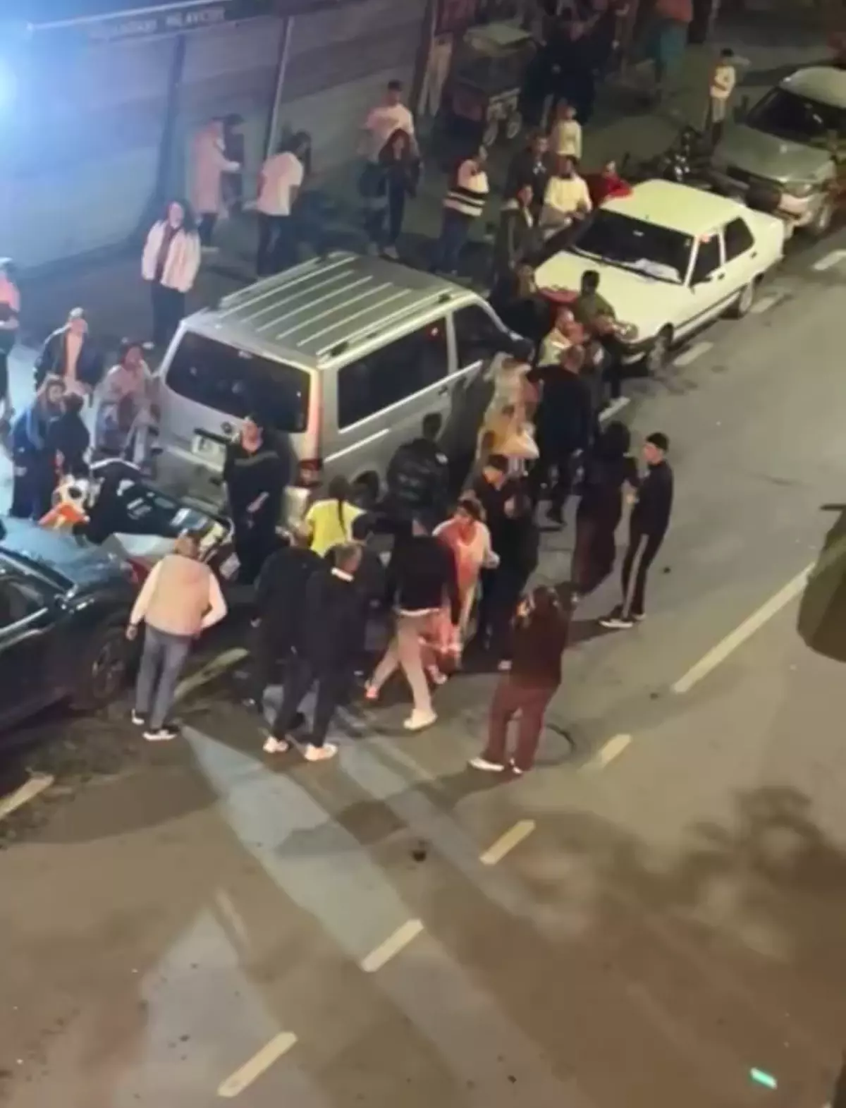 Şişli\'de Düğün Kavgası: Silahlar Çekildi