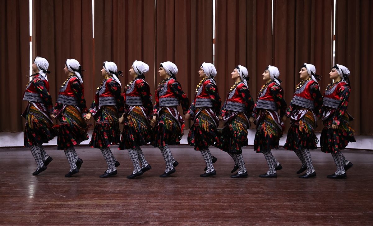 Akçaabat\'ta Horon Kültürü Dünyaya Açılıyor
