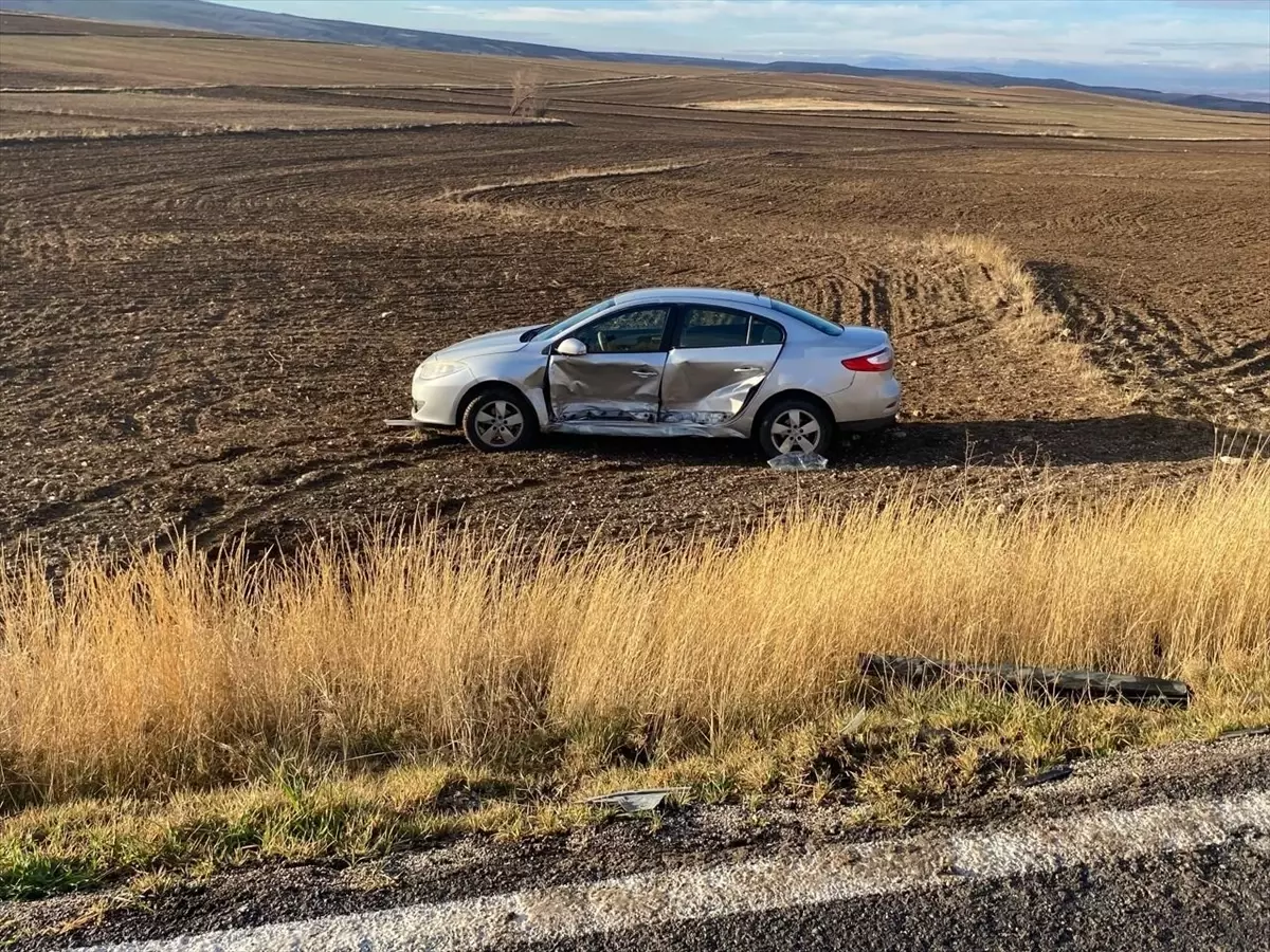 Alaca\'da Trafik Kazası: İki Yaralı