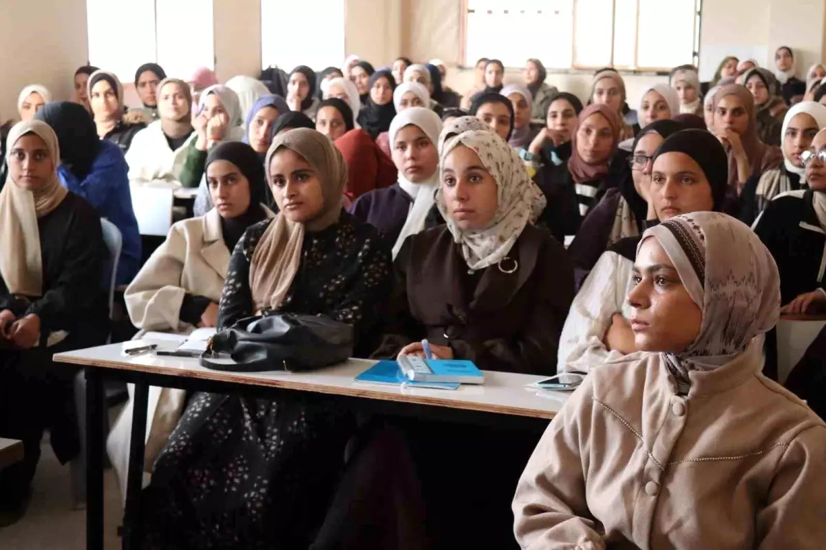 Gazze İslam Üniversitesi\'nde Yüz Yüze Eğitim Yeniden Başladı