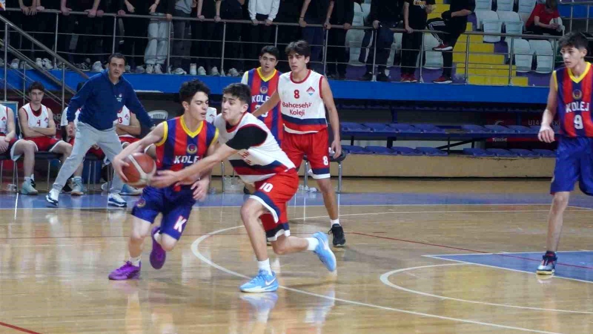 Afyonkarahisar\'da Coşkulu Basketbol Turnuvası