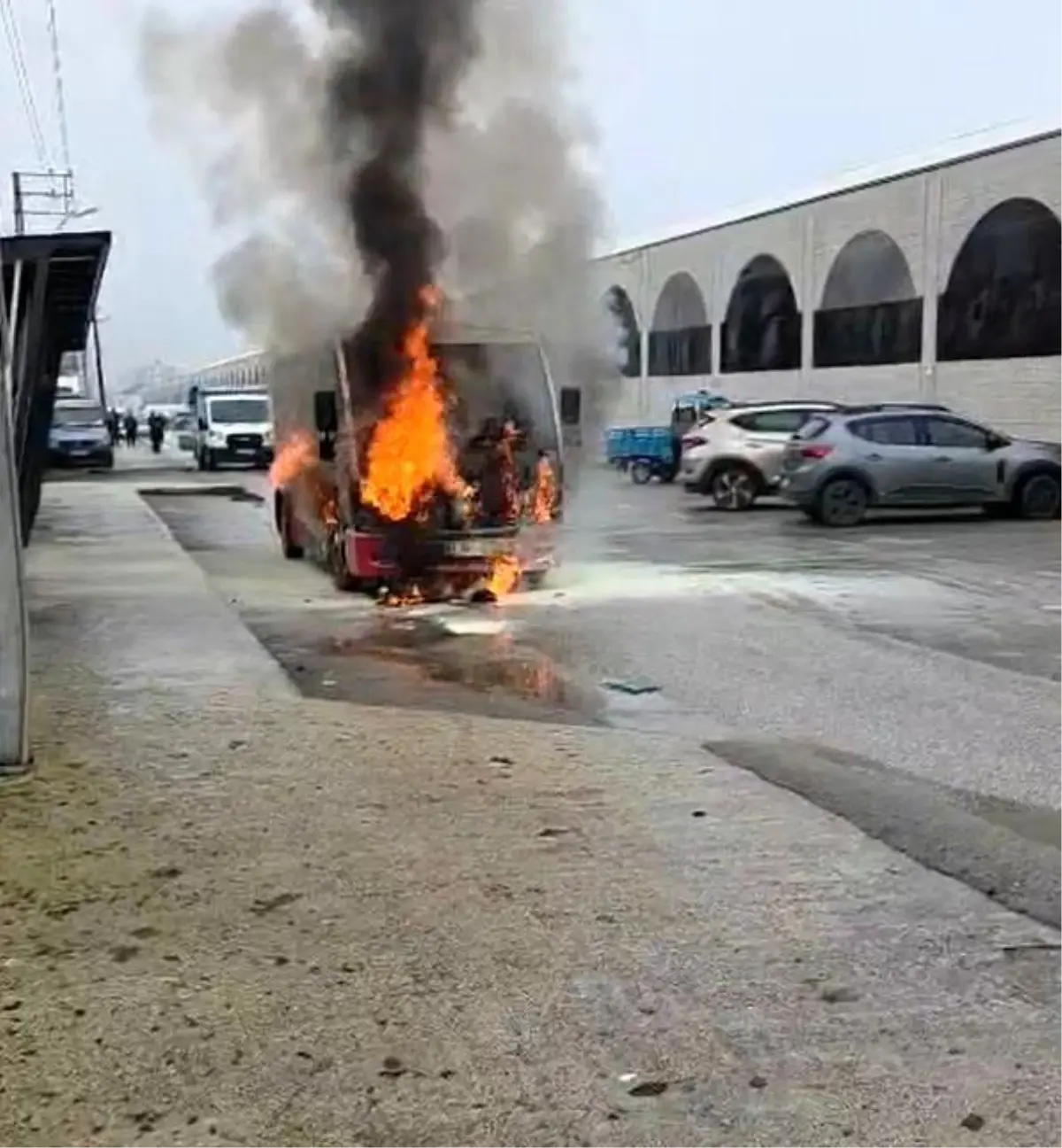 Düzce\'de Özel Halk Otobüsü Yangını