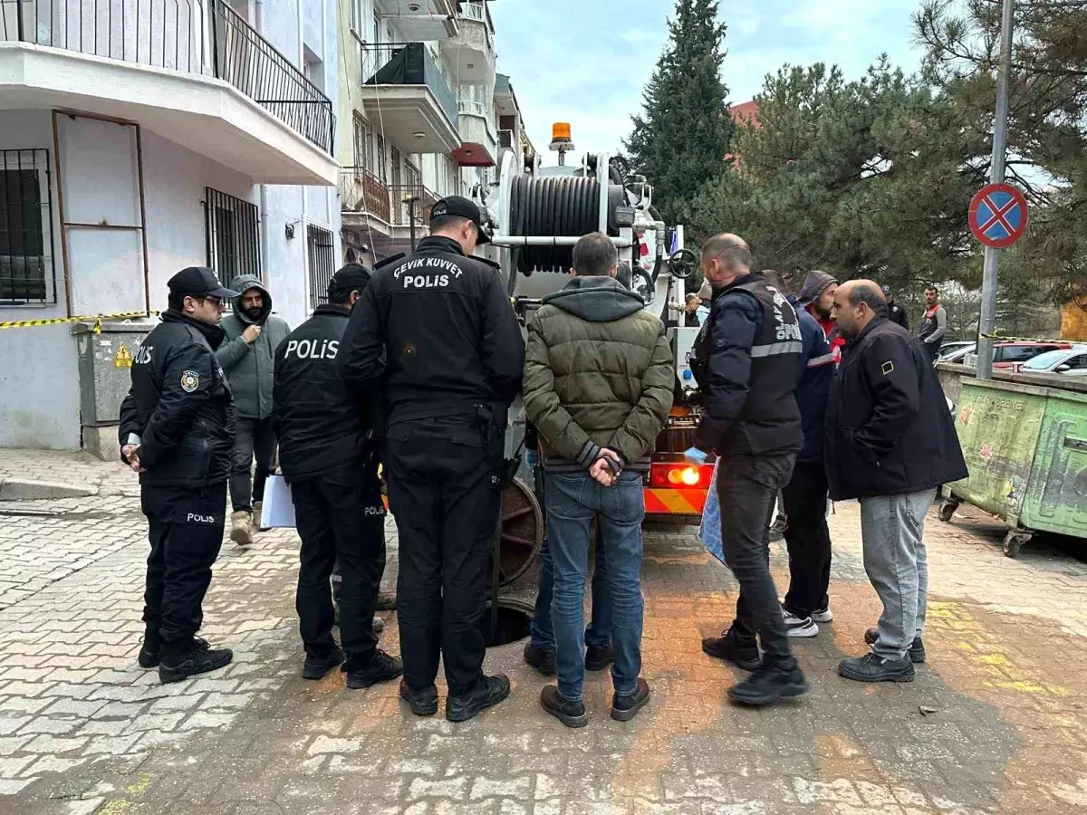 Uşak\'ta Kanalizasyonda Cenin Bulundu