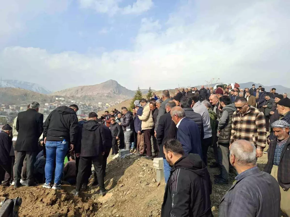 Üç Genç, Kazada Hayatını Kaybetti