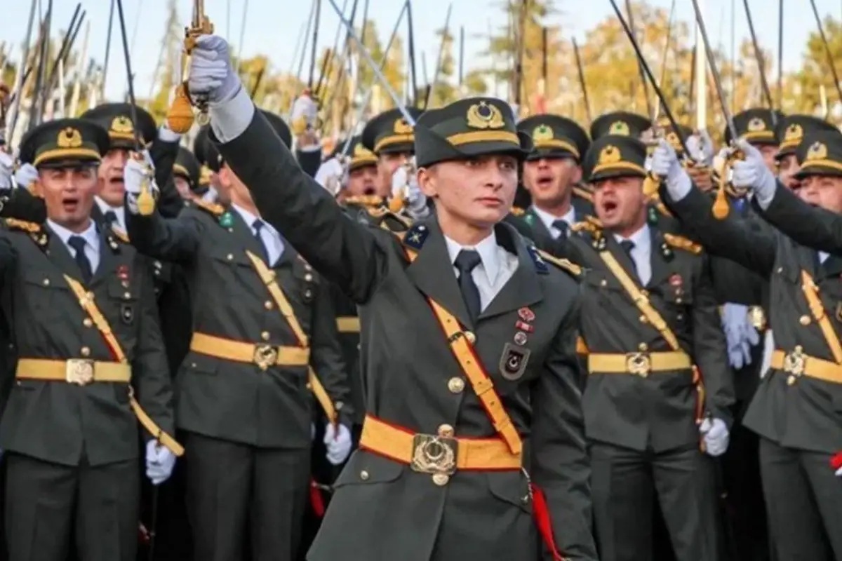 Kılıçlı yemin nedeniyle TSK\'dan ihraç edilen komutan için yeni karar