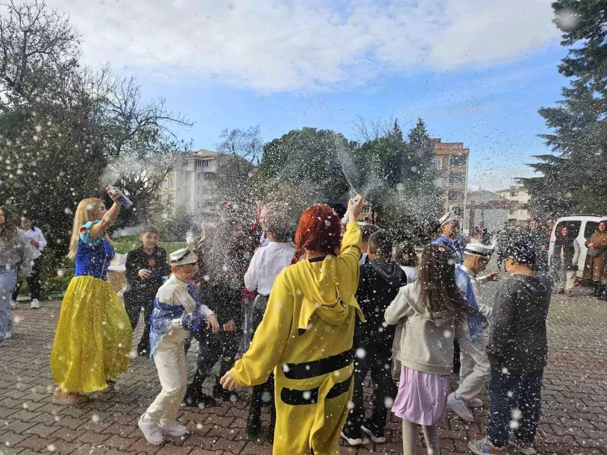 Kırklareli\'nde Sünnet Düğünü Coşkusu