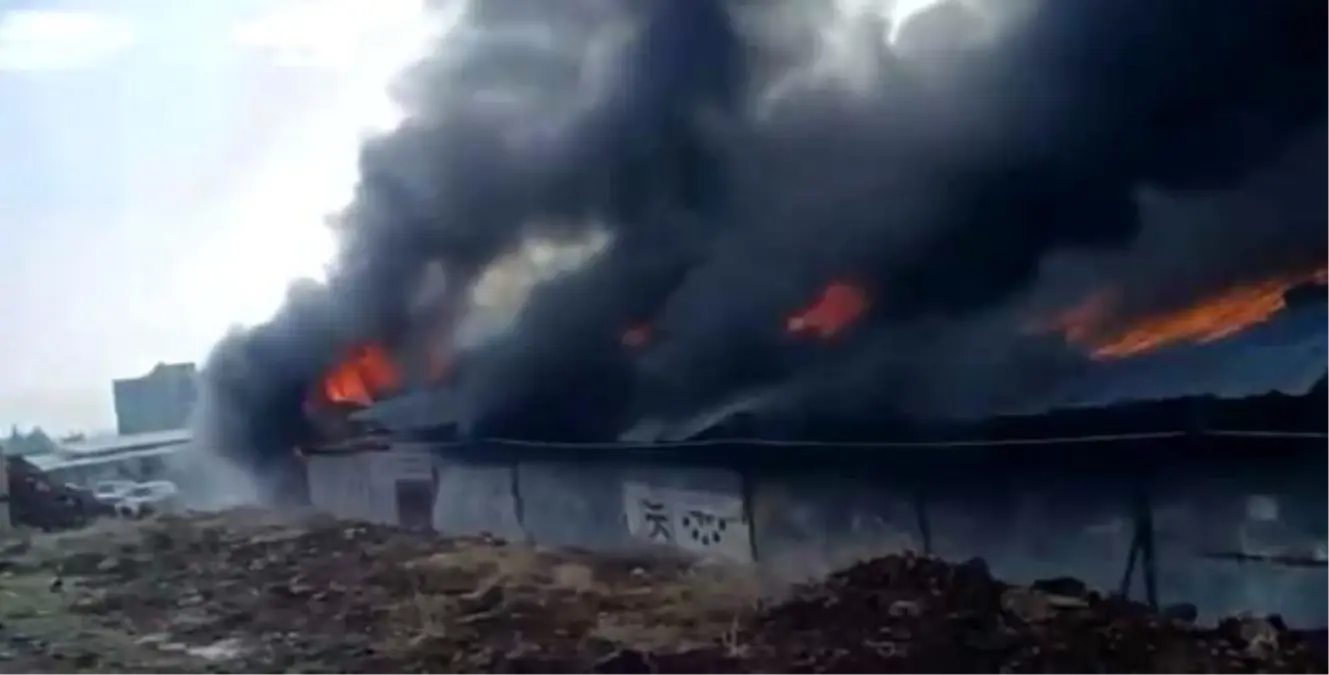 Nurdağı\'nda Şantiye Yangını