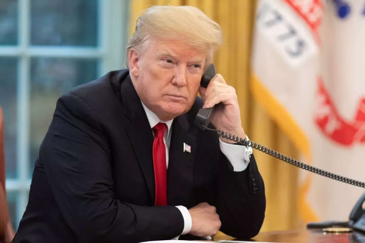 Trump\'tan Maduro\'ya telefon: Hayatını kurtarmak için Venezuela\'yı derhal terk et