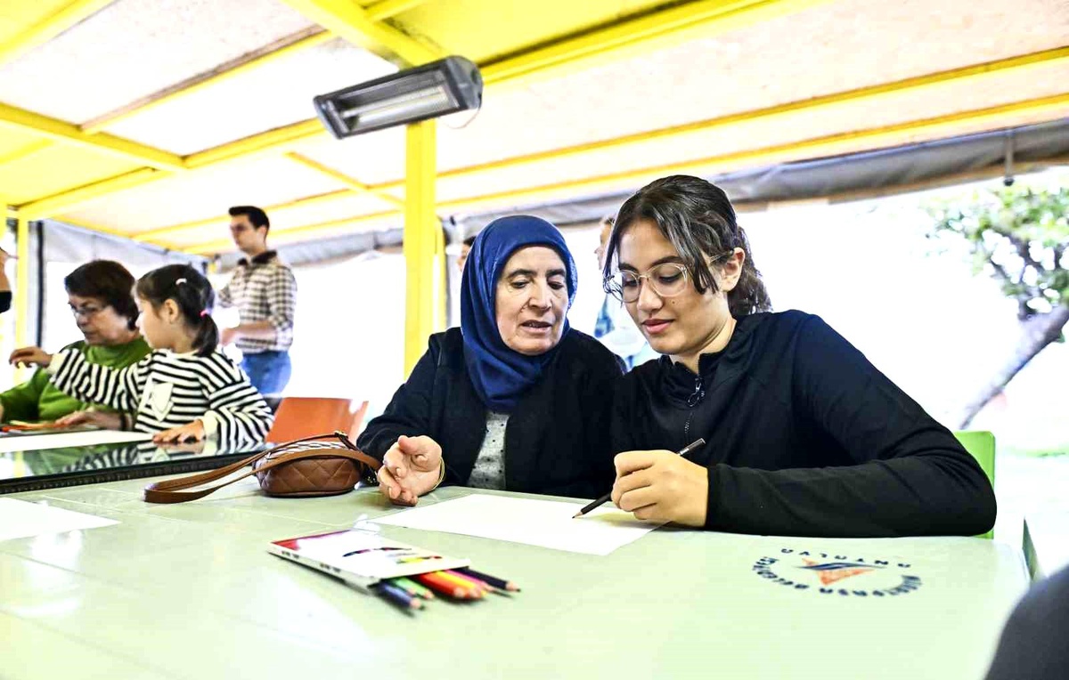 Muratpaşa Belediyesi\'nden Kuşaklar Arası Etkileşim Atölyesi