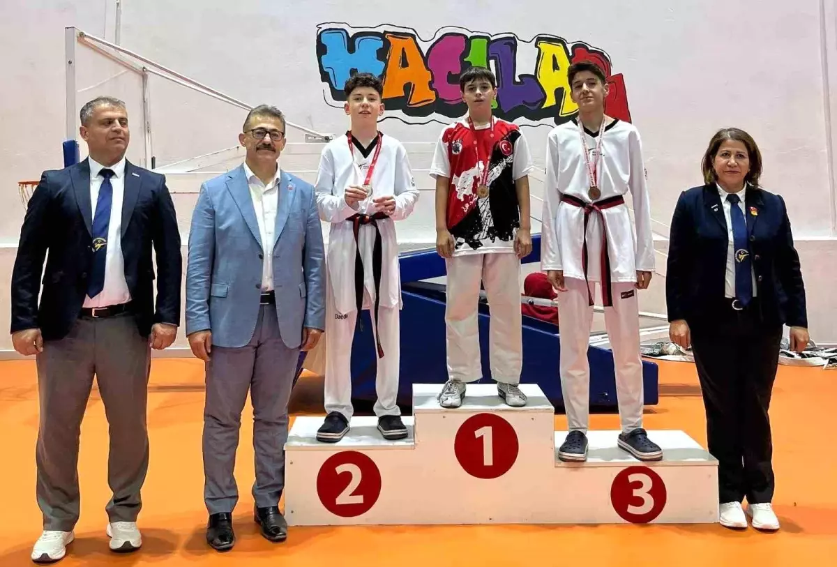 YayTanSay Kulübü Taekwondo\'da 10 Madalya Kazandı