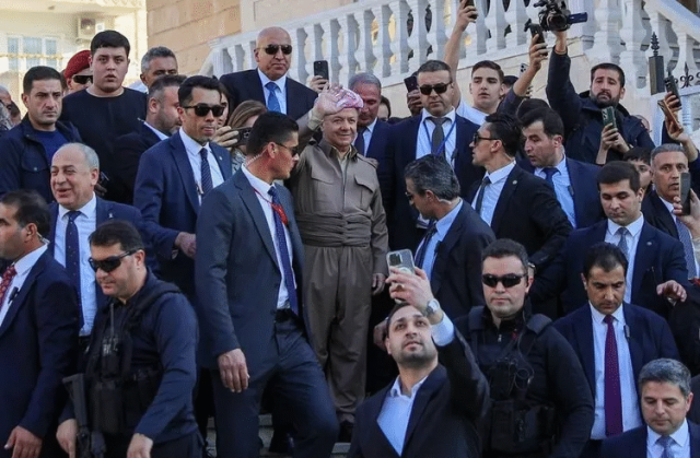 Bülent Arınç'tan Barzani'nin ziyaretine destek, uzun namlulu korumalara tepki Bülent Arınç'tan Barzani'nin ziyaretine destek, uzun namlulu korumalara tepki