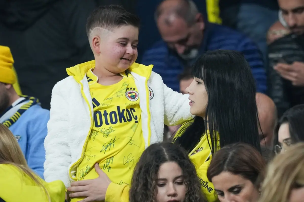 Lösemi hastası küçük Fenerbahçe taraftarının hayali gerçeğe dönüştü