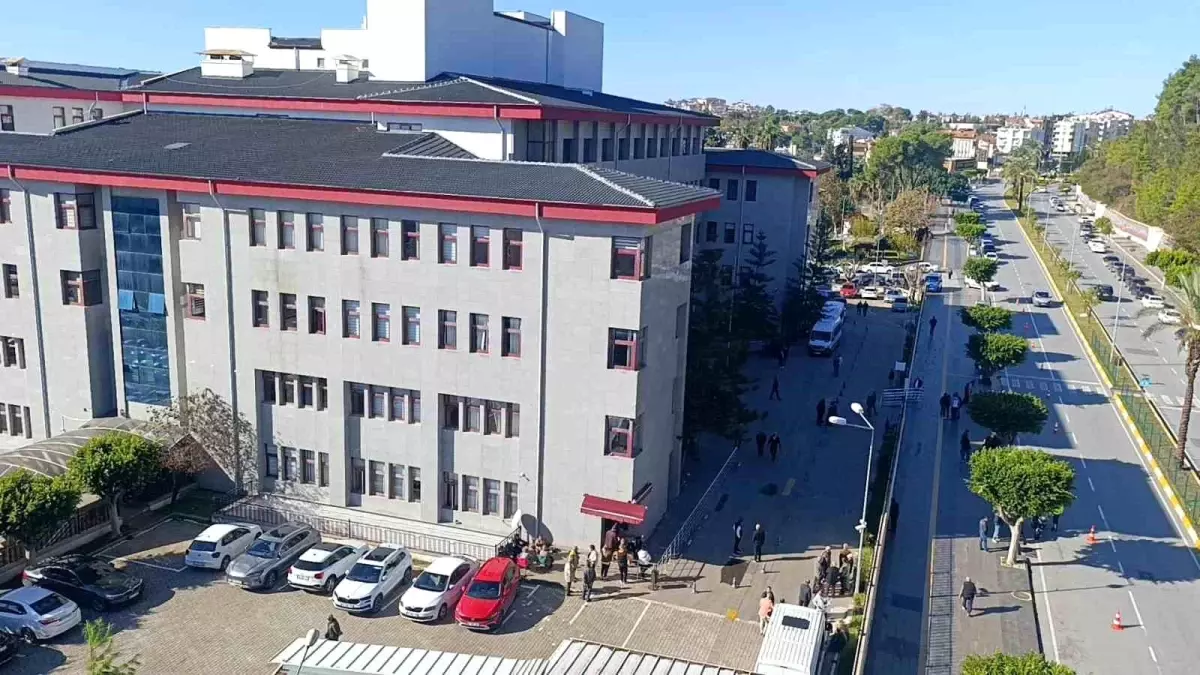 Manavgat Belediye Başkanı ve Yardımcıları Rüşvet Davasında Yargılanıyor