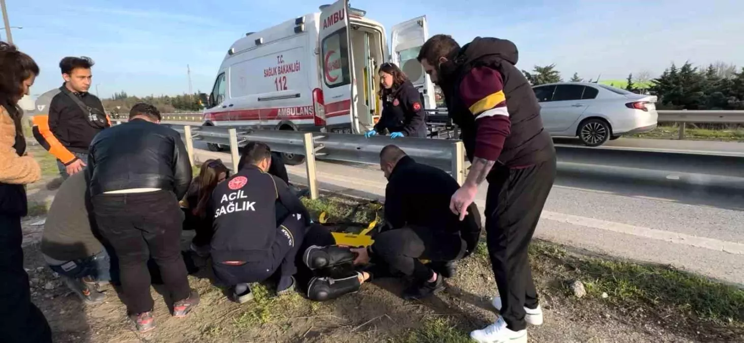 Edirne\'de Motosiklet Kazası: Üniversite Öğrencisi Ağır Yaralı