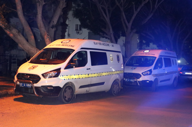 Yaşlı adam televizyon izlerken kapıyı çalan polisi verdiği acı haberle yıkıldı