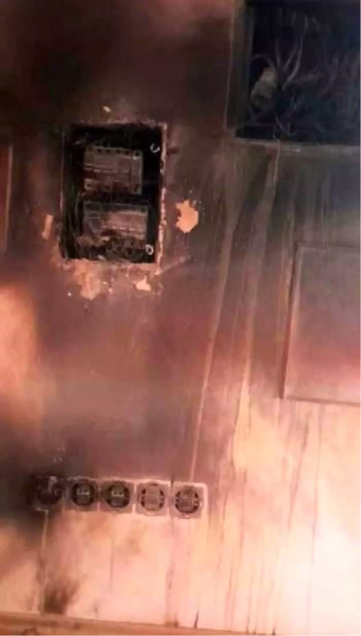 Denizli Camisine Yıldırım Düştü