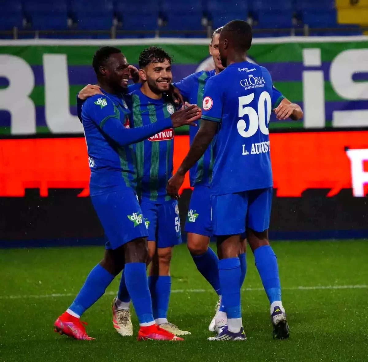 Çaykur Rizespor Pendikspor\'u 6-1 Yendi