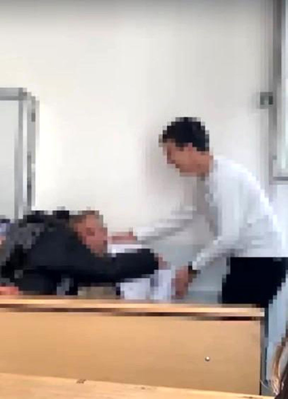 Öğrencilerden Öğretmene Saygısız Davranış