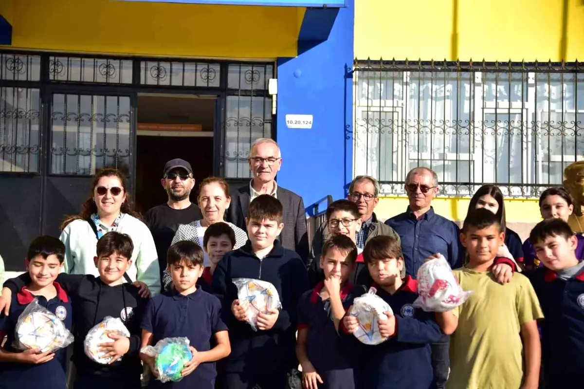 Büyükşehir\'den okullara spor ekipmanı desteği