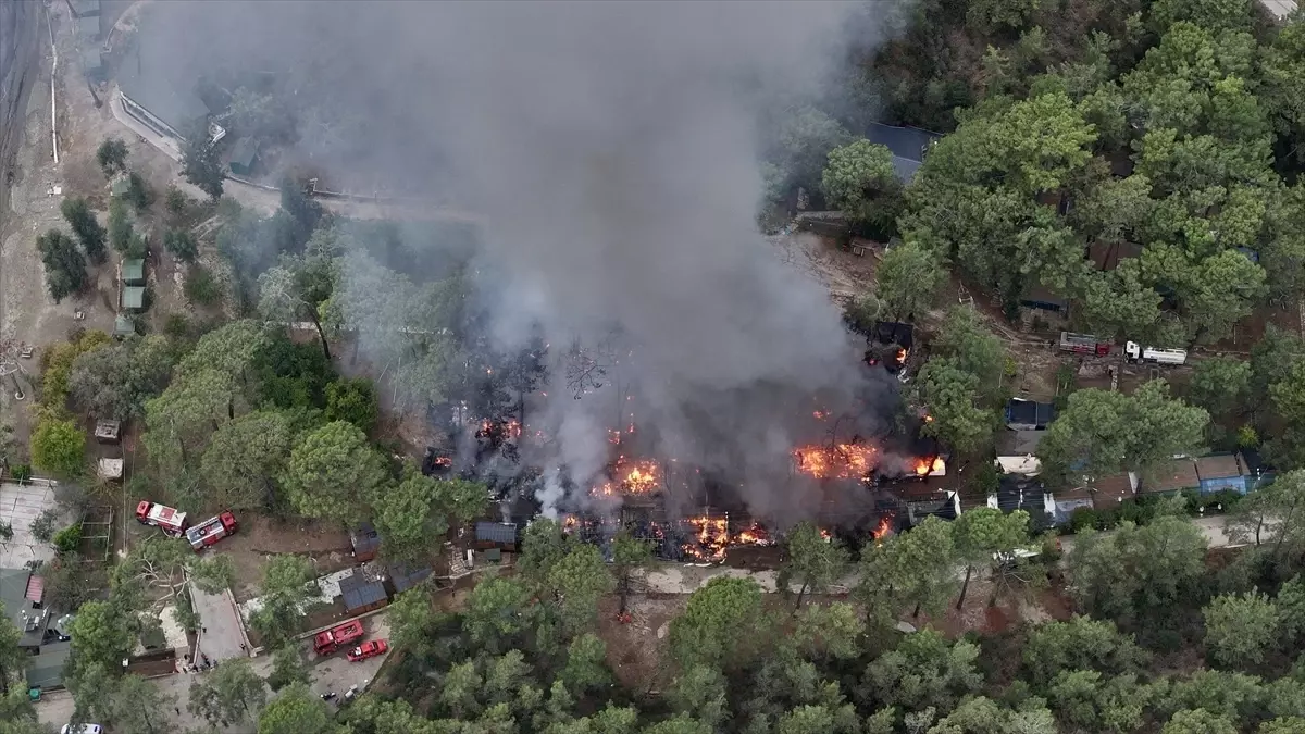 Fethiye\'de Kamp Alanında Yangın