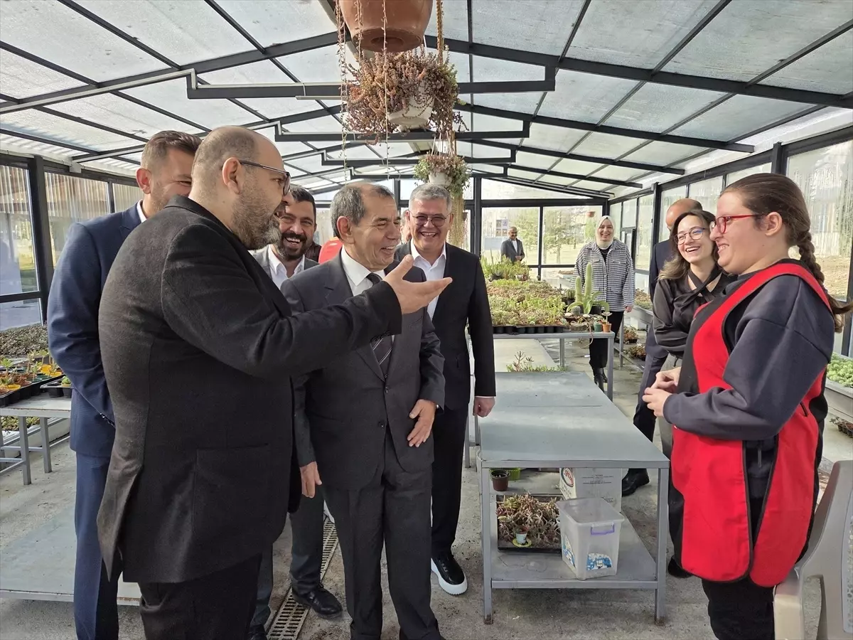 Galatasaray\'dan Otizmli Bireyler İçin Ziyaret